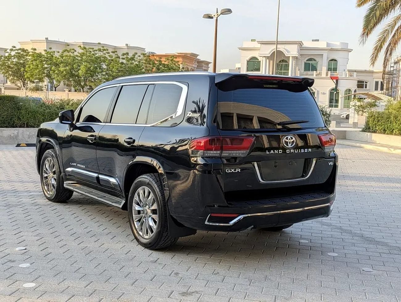 تويوتا لاند كروزر GXR Facelifted | V6 4.0L | GCC Specs | Full Option | Excellent Conditi