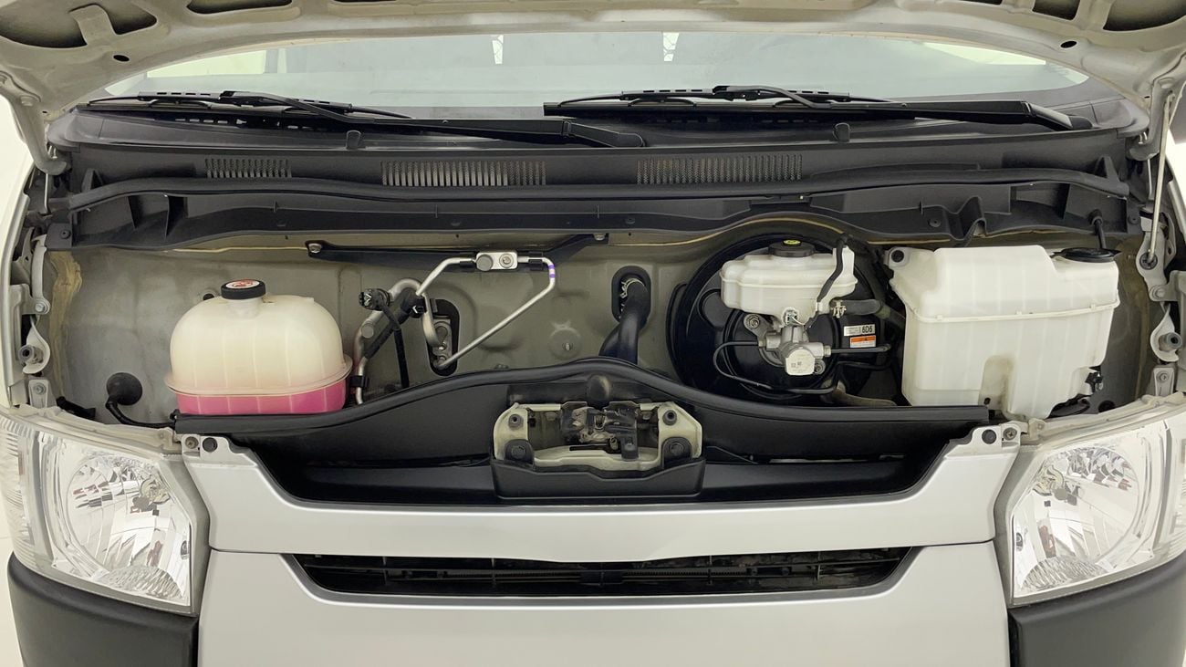 تويوتا هاياس GL STANDARD ROOF PANAL VAN 2.7 | بدون دفعة مقدمة | اختبار القيادة في المنزل