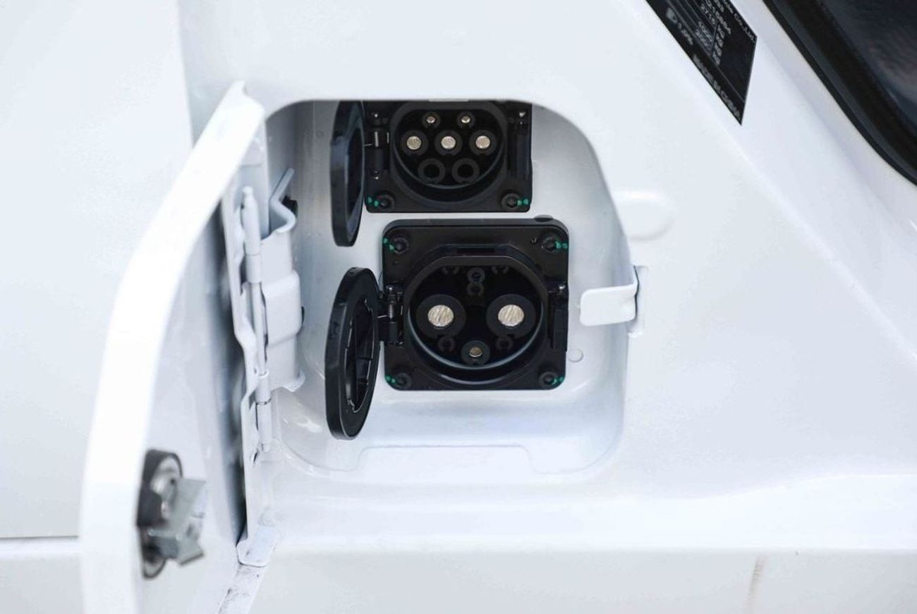 جيلي فيريزون 2024 FARIZON V6E FENCE - WHITE inside BLACK | Export Only