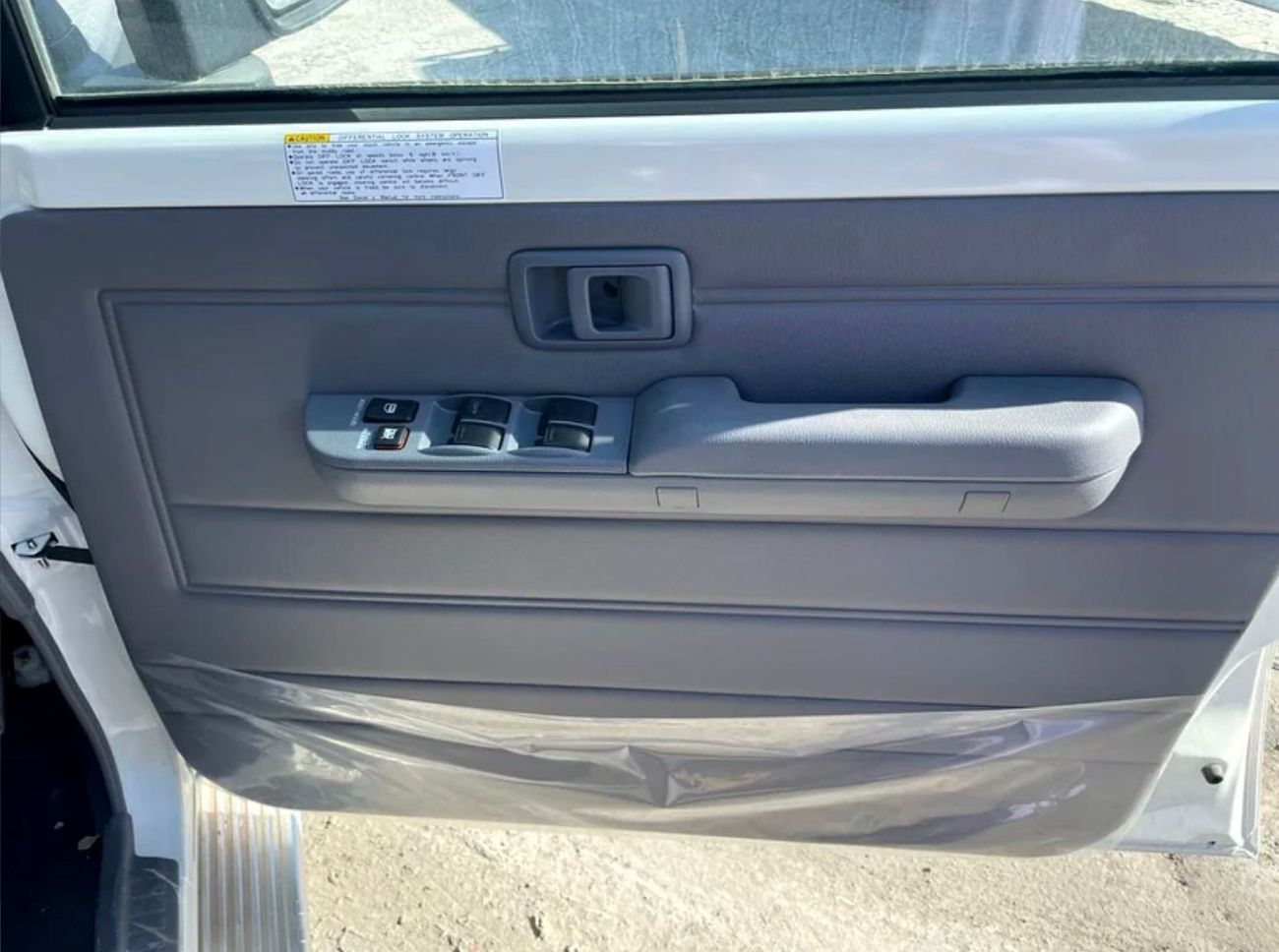 تويوتا لاند كروزر 70 Land Cruiser Hard Top LC76 HARD 2025