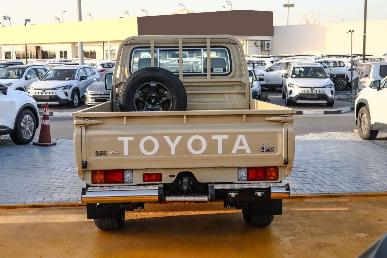 تويوتا لاند كروزر بيك آب Std 4.0L Single Cab Utility 4WD