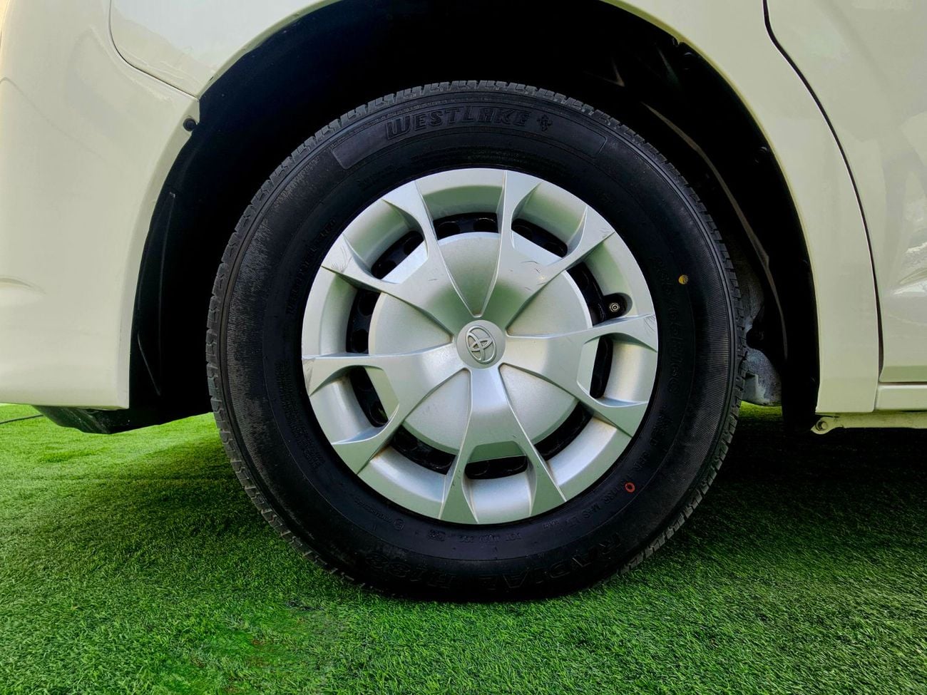 تويوتا هاياس GL PASSENGER/ PATROL MANUAL/ 3.5 V6/ LOW MILEAGE