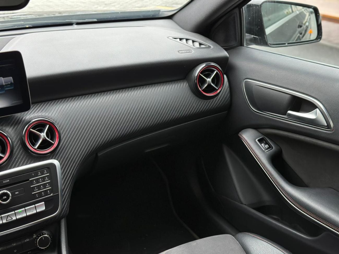 مرسيدس بنز A 250 MERCEDES-BENZ A250 | GCC | 2017 | FULL SERVICE HISTORY (GARGASH)