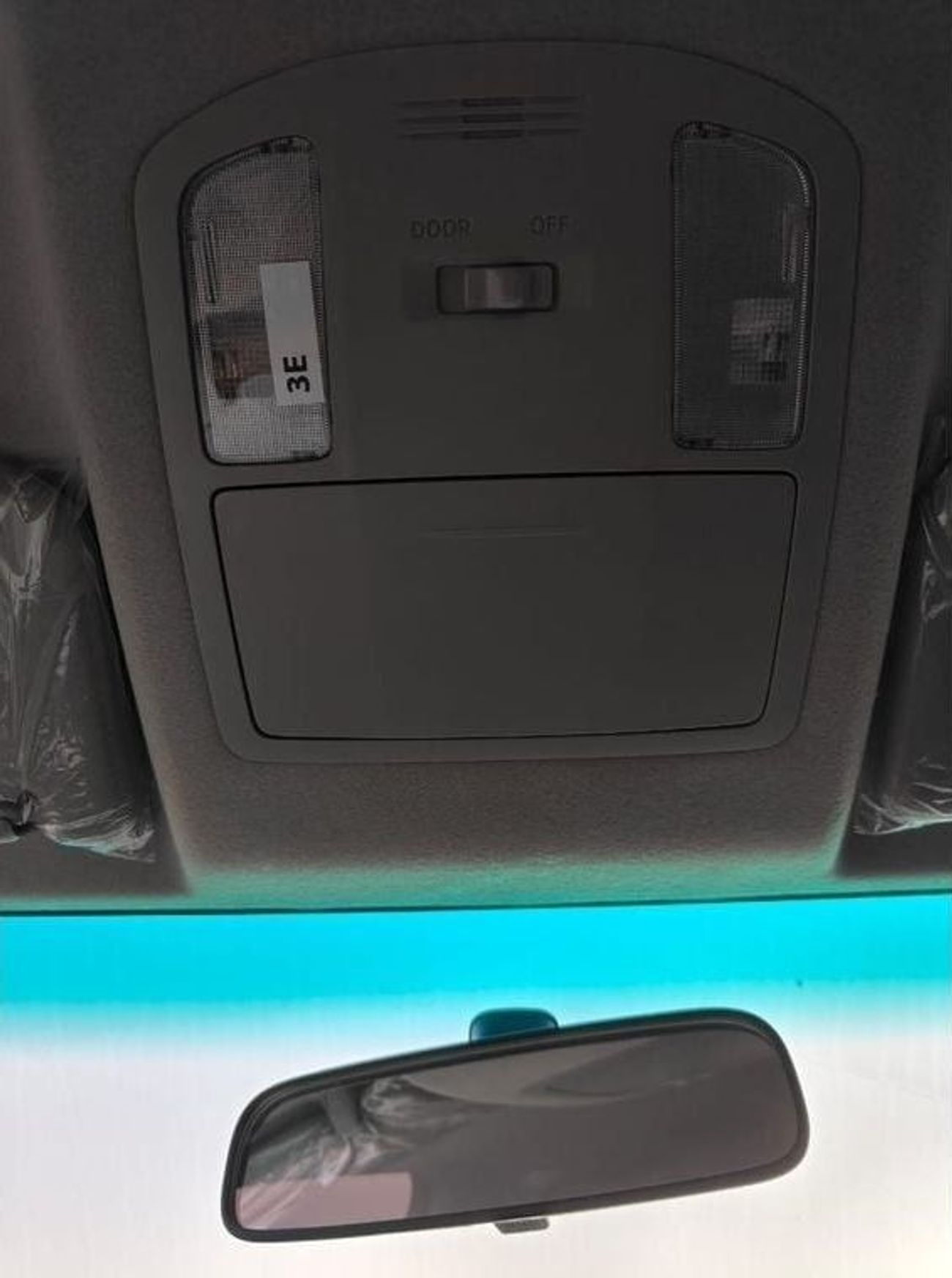 تويوتا هيلوكس TOYOTA HILUX 2.7 SR5 4x4 DOUBLE CABIN PETROL AUTOMATIC FULL OPTION 2025 MODEL