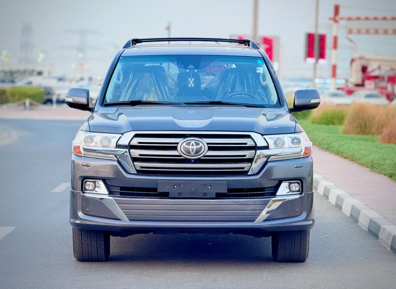 تويوتا لاند كروزر 2017 LHD VXR V8 Full Option Very Clean And Perfect Condition