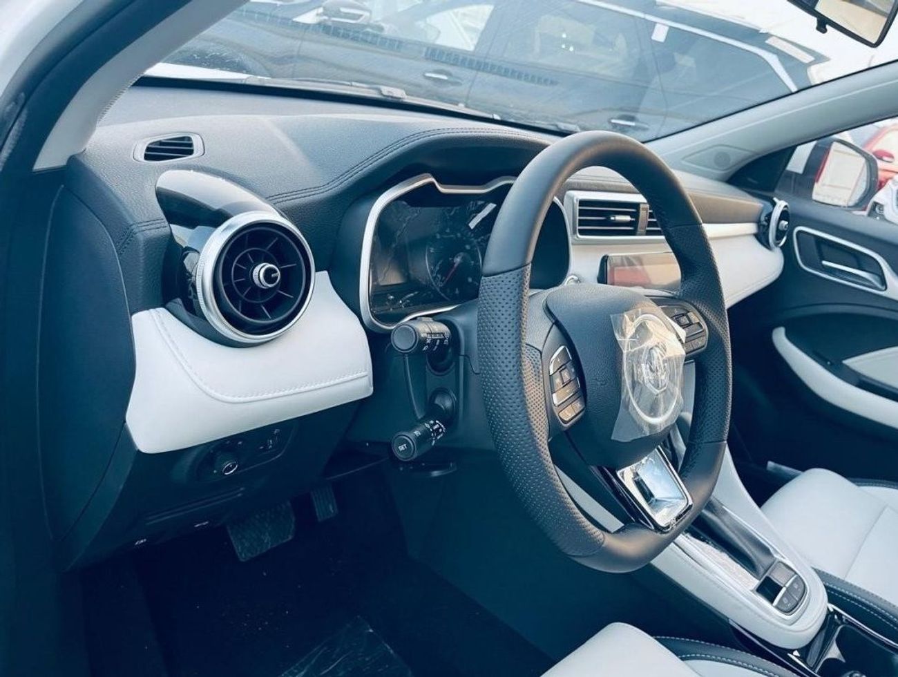 MG ZS 1.5L luxury AT (GCC)