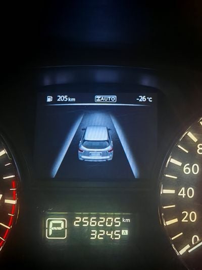 Nissan Pathfinder SV