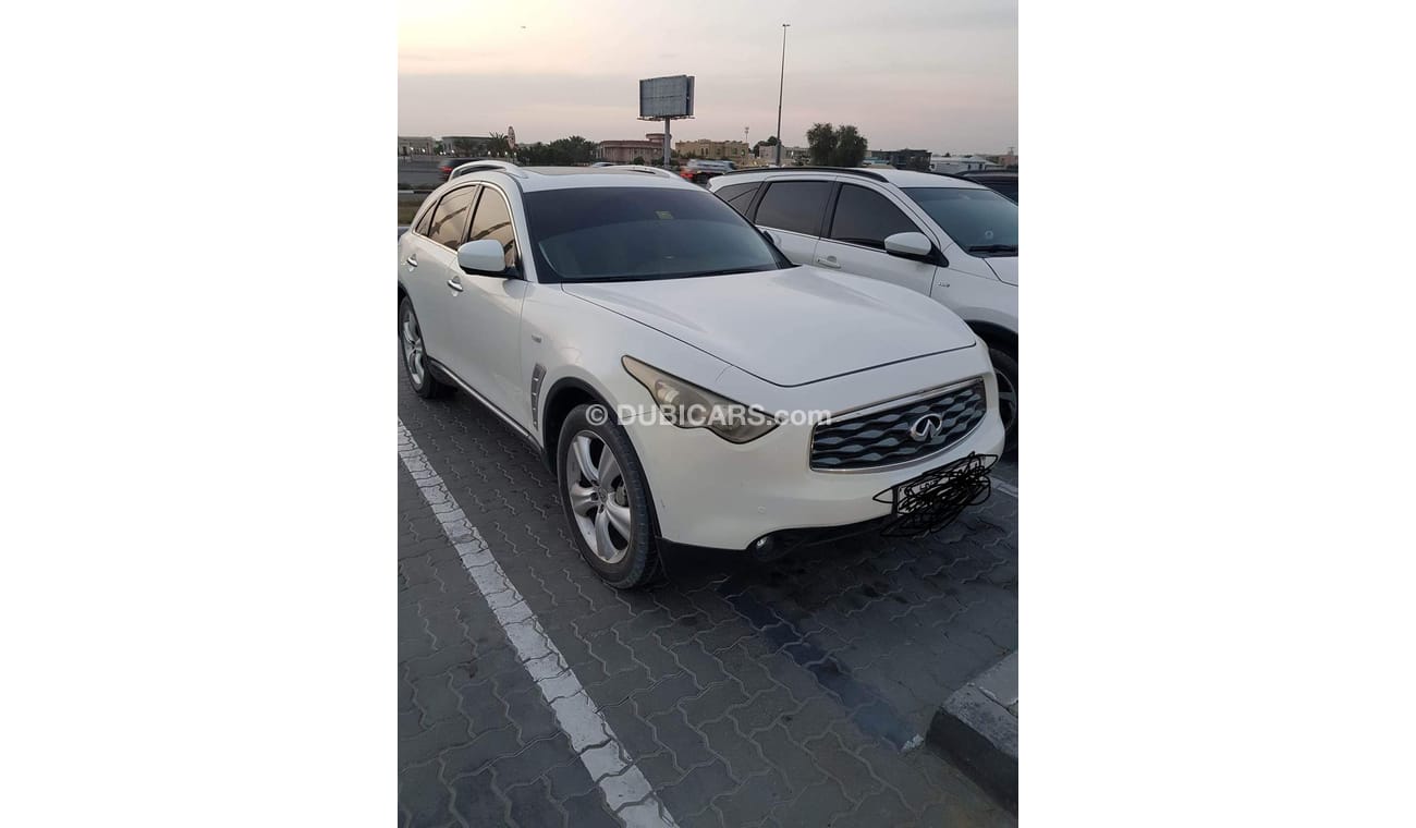 Used Infiniti FX35 2010 for sale in Ajman 682820