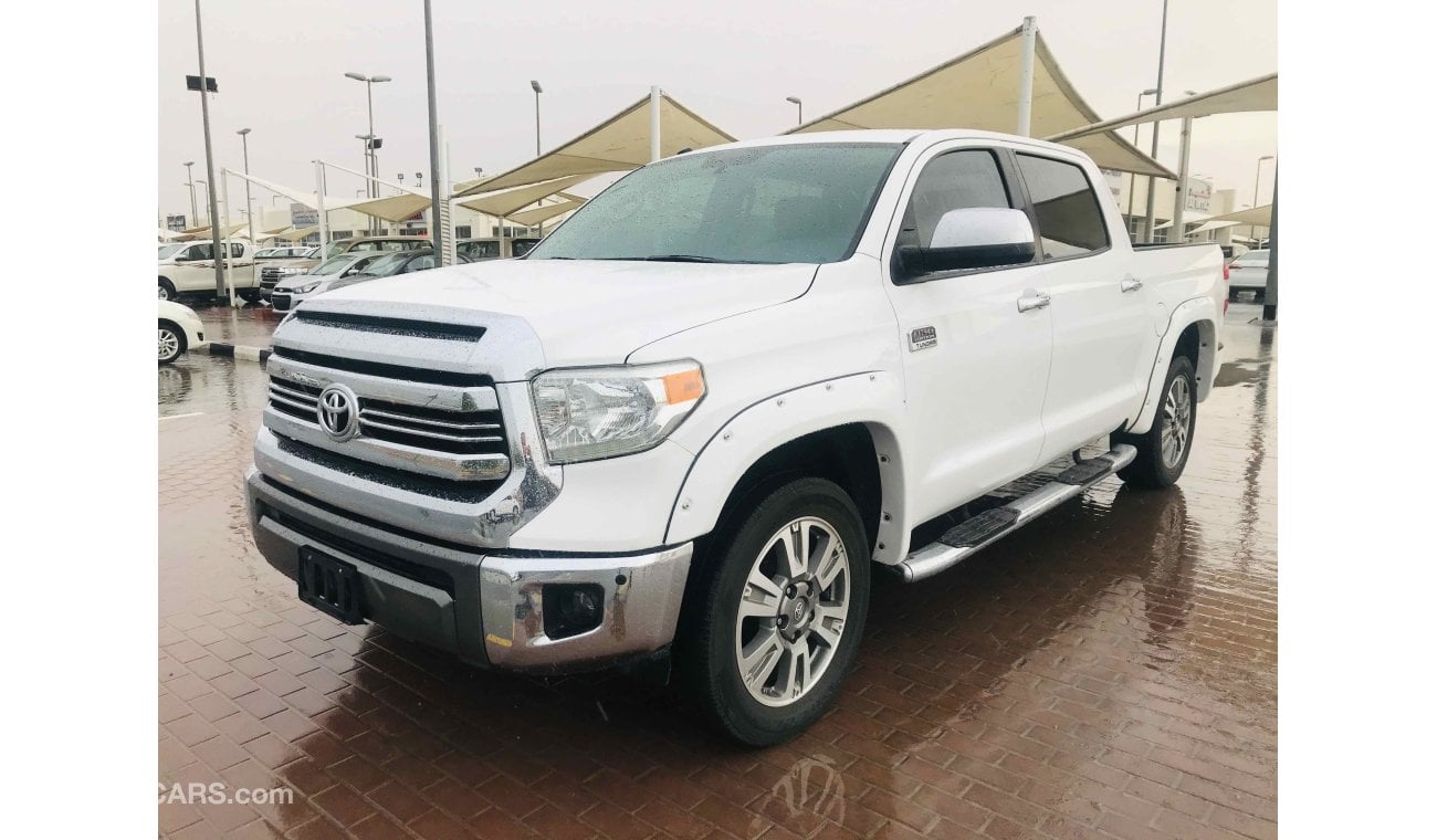 Toyota Tundra سياره نظيفه جدا بحاله ممتازه ضمان شاسيه جير ماكينه بيها قطعتين صبغ تجميلى