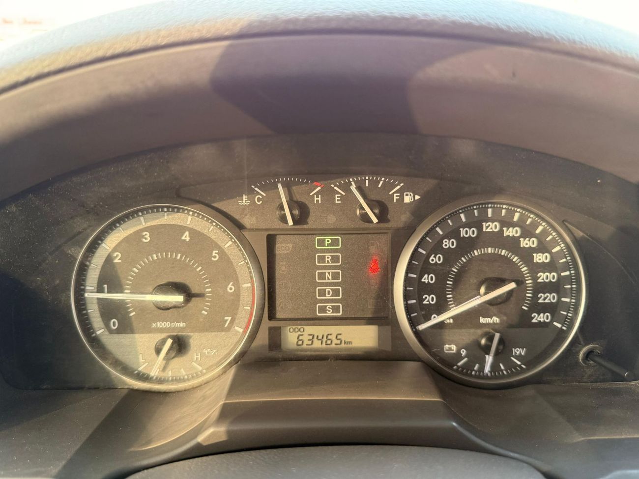 Toyota Land Cruiser Toyota Landcruiser Lc200,2015 grey colour and biegie interior ,Gcc specs LHD petrol engine..8seaters