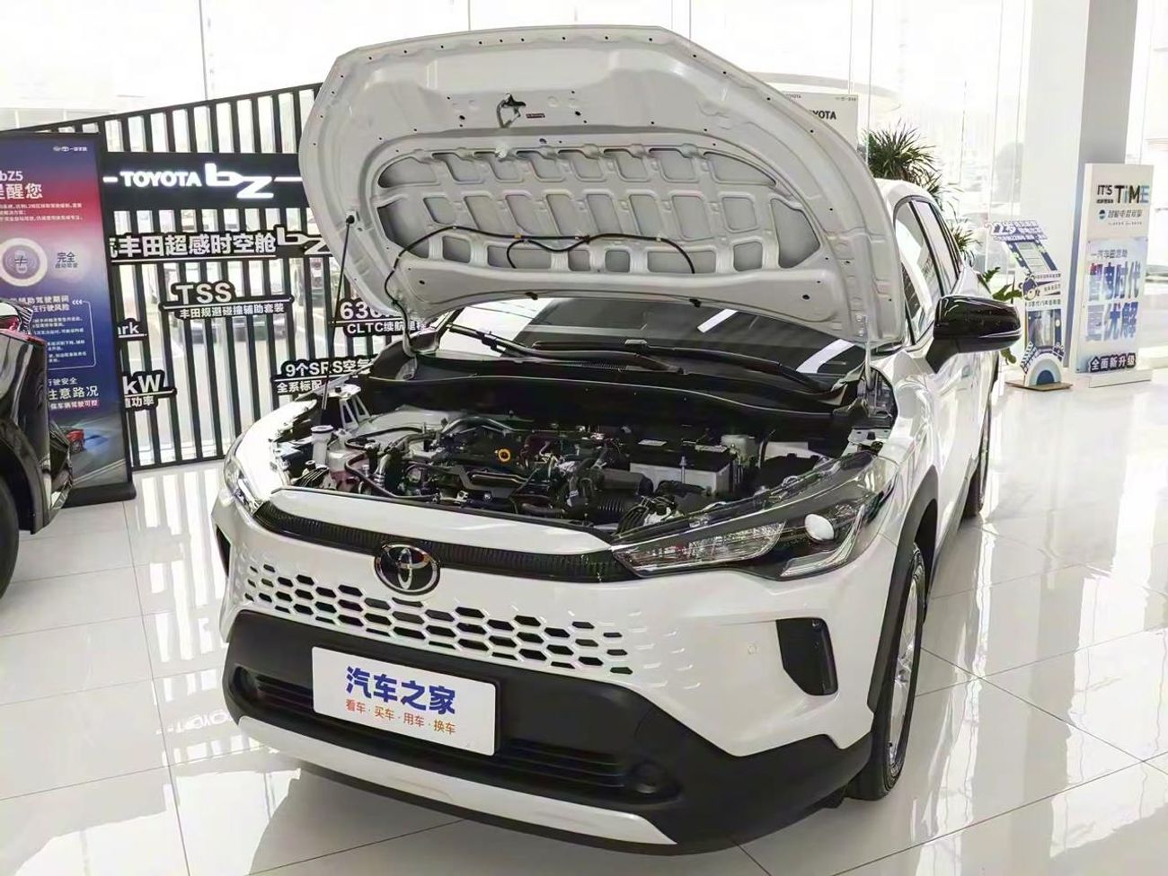 تويوتا كورولا كورولا كروز هايبرد