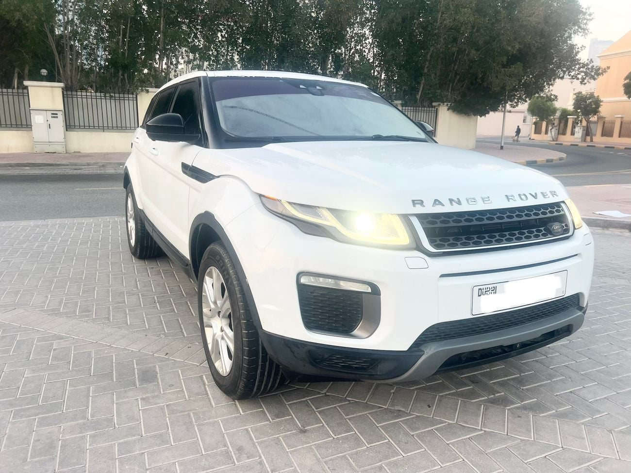 لاند روفر رانج روفر إيفوك HSE Dynamic 2.0L
