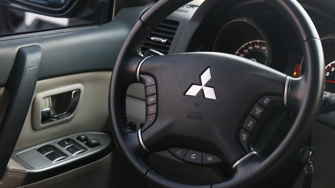 Mitsubishi Pajero GLS | V6 | 4x4 || Complete Service History || Zero Downpayment Support