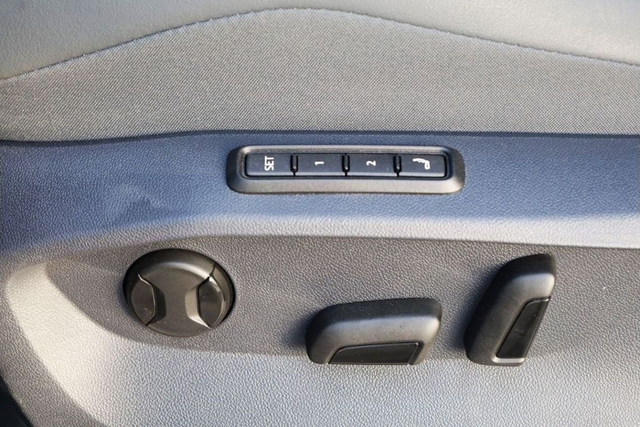 فولكس واجن ID.6 VOLKSWAGEN_ID,6_CROZZ_PRO_2024_FULL_OPTIONS_7SEATS