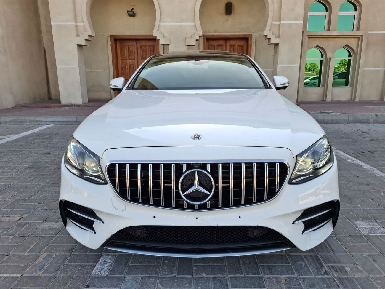 Mercedes-Benz E300 Mercedes-Benz E300 2018 full option