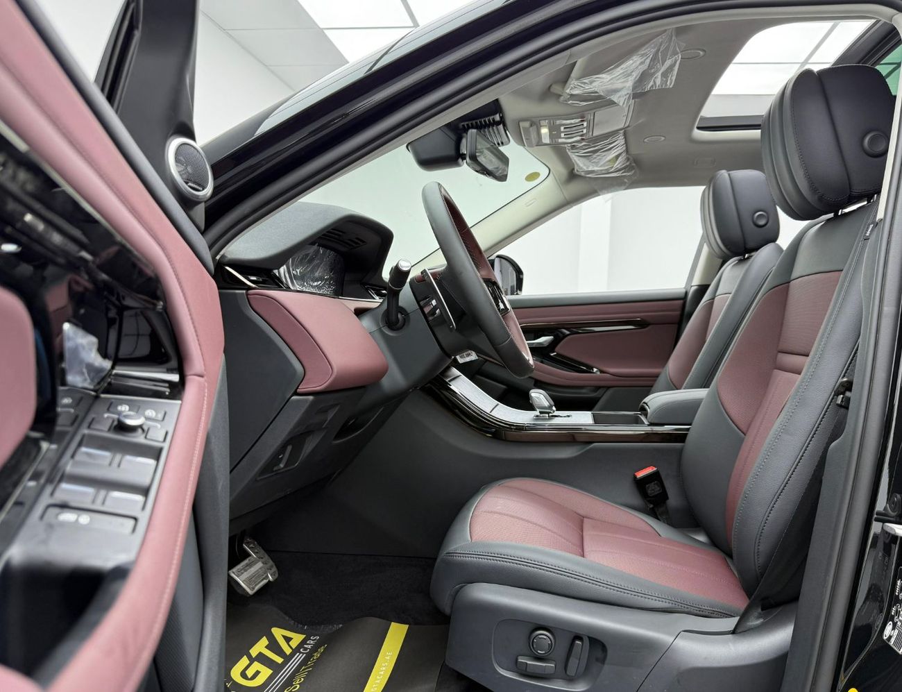 Land Rover Range Rover Evoque P250 2.0L (250 HP)