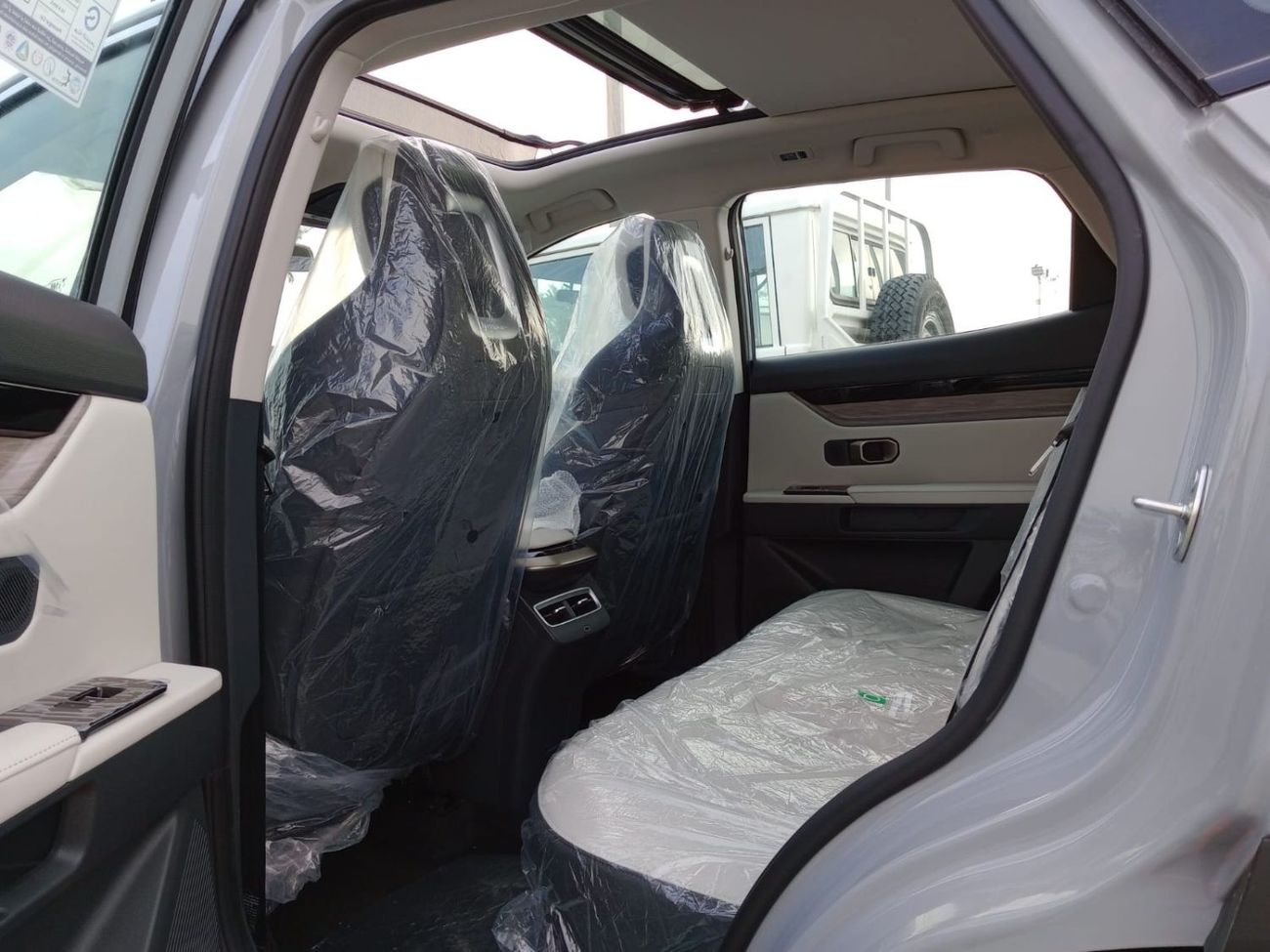 Jetour Dashing only for Export 1.6L Turbo FWD..SUV . cement grey color