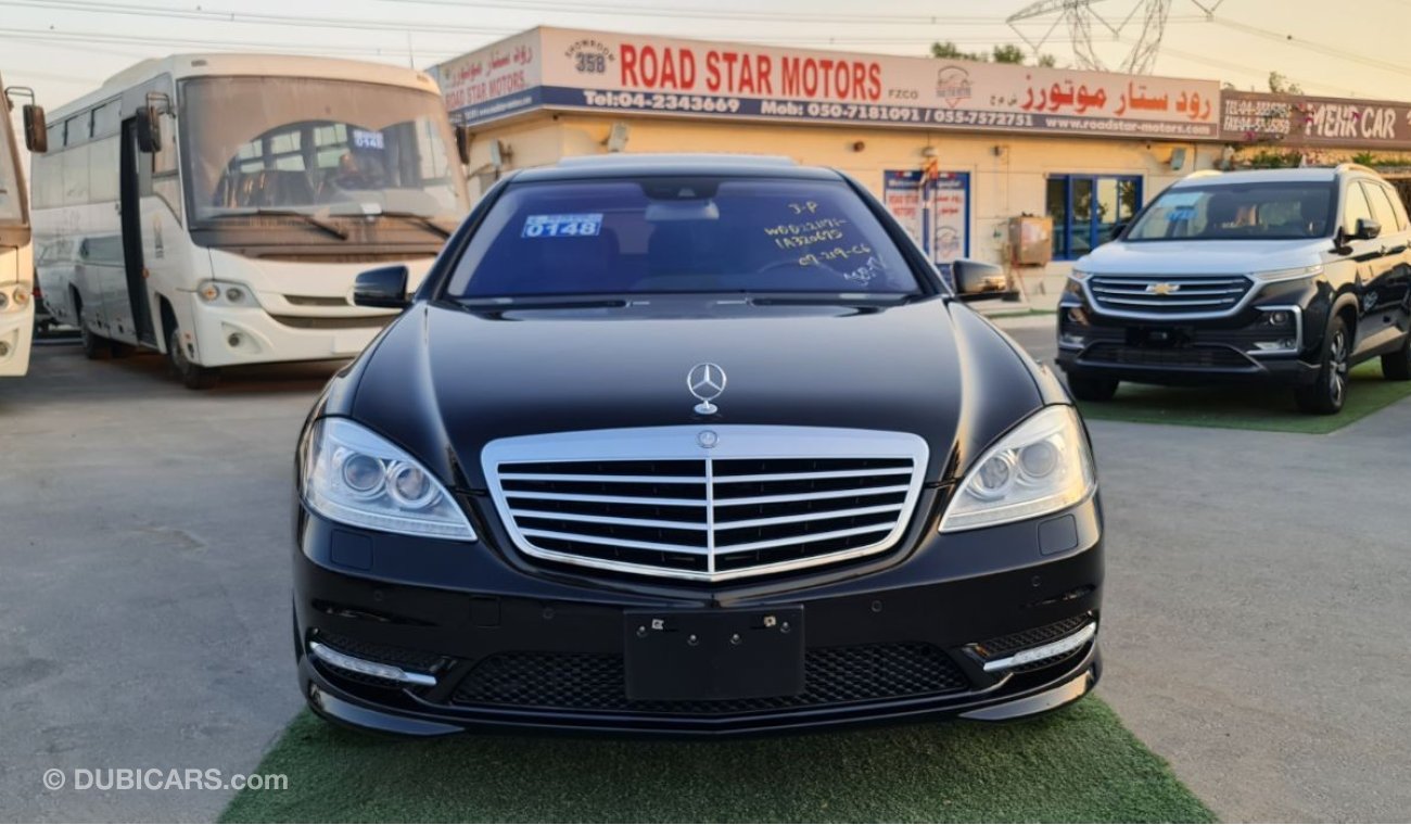 Mercedes-Benz S 550 Mercedes AMG S550 L model 2011    In agency condition, only one owner. The tensioner is customs pape