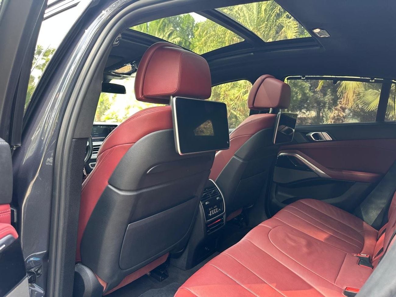 BMW X6 M50i 4.4L | 2022 | xDrive | GCC Specs | Twin Turbo V8 | Full Option | Perfect Condition