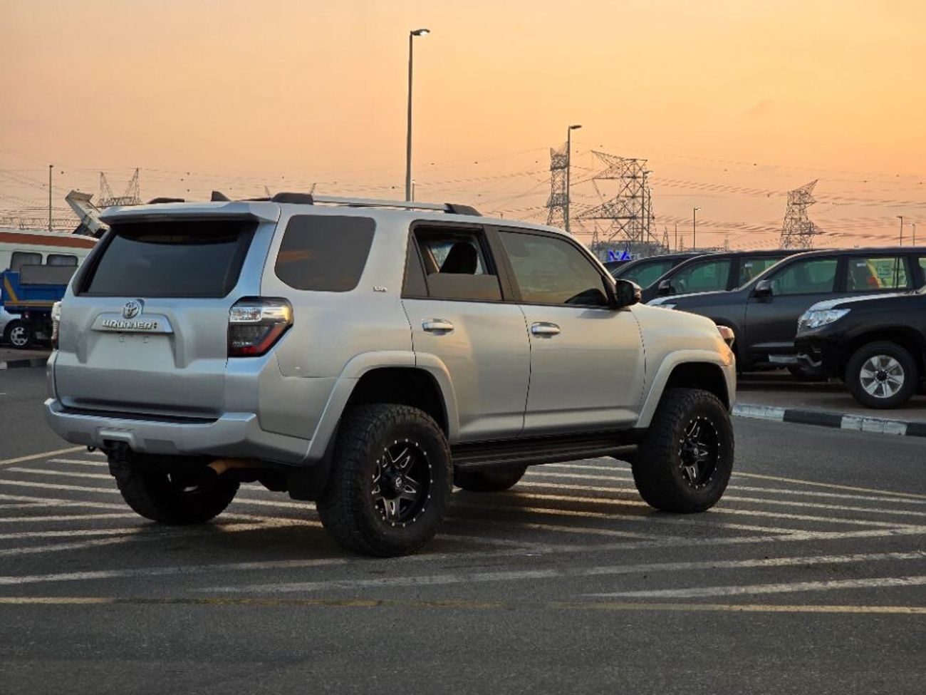 Toyota 4Runner 2021 Model 4x4 , Push button and leather seats