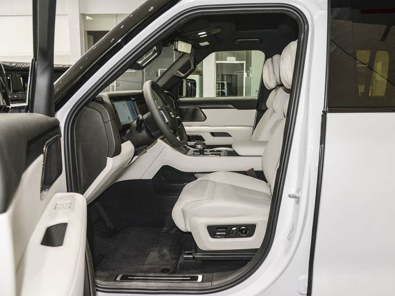روكس 01 White-white 7seater