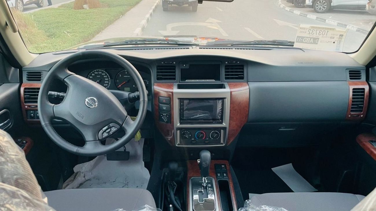 Nissan Patrol Safari 4.8L A/T