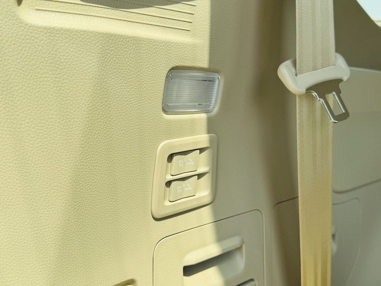 تويوتا لاند كروزر TOYOTA LC 300 VX 3.3L DSL MID/O A/T WHITE 2024