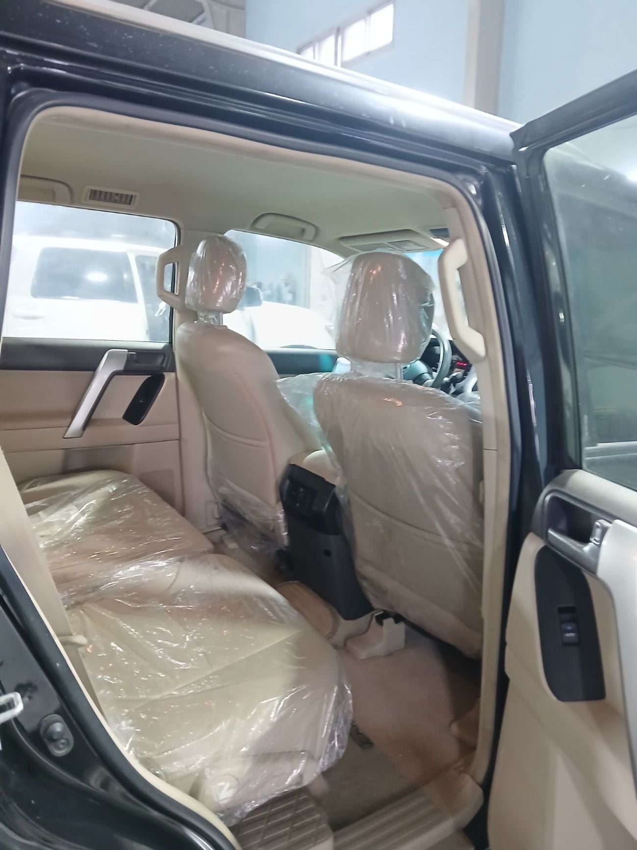Toyota Prado TX-L 2.7L v4 petrol Engine Colour Black Transmission Automatic Interior Beige Leather seats 7seats back C