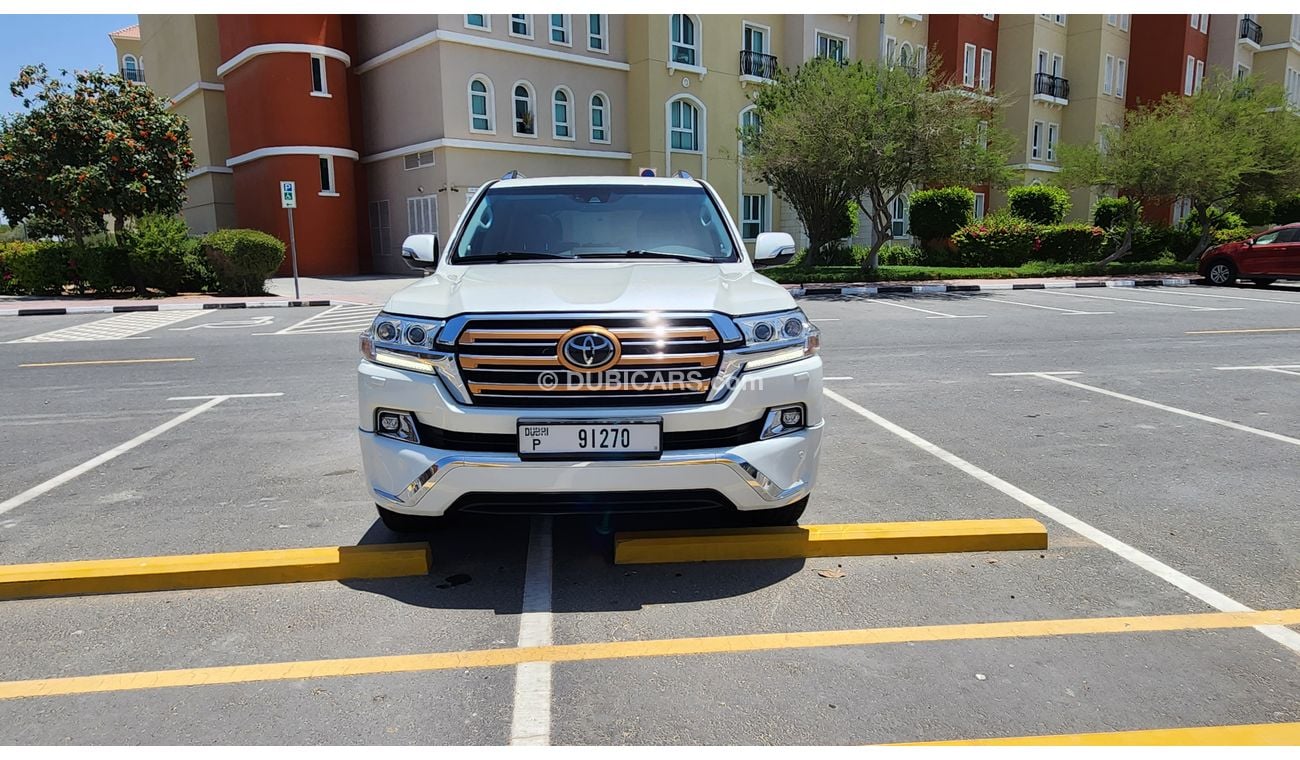 تويوتا لاند كروزر VXR 5.7L GCC