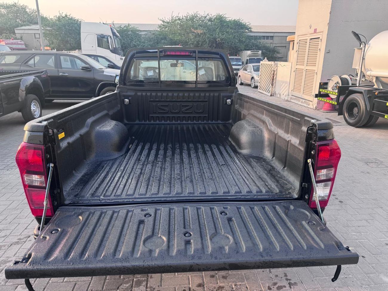 Isuzu DMax 2.5L 2WD (4x2) Single Cab (2 Doors) MY 2026 - Made in India