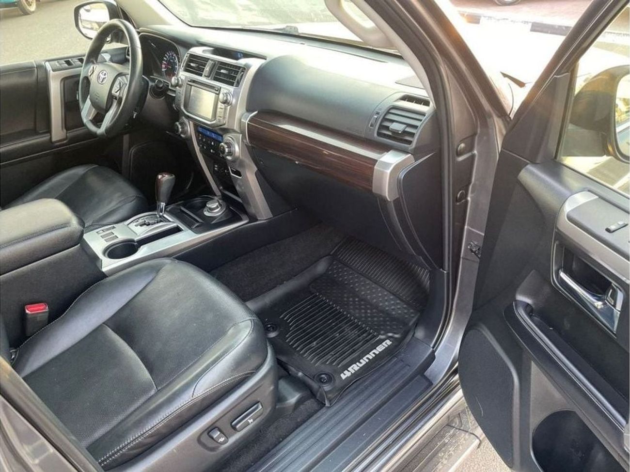 Toyota 4Runner 2018 Toyota 4Runner Limited Edition Full Option 4.0L V6 - AWD 4x4 Push Start & Sunroof - 35,000 Mile