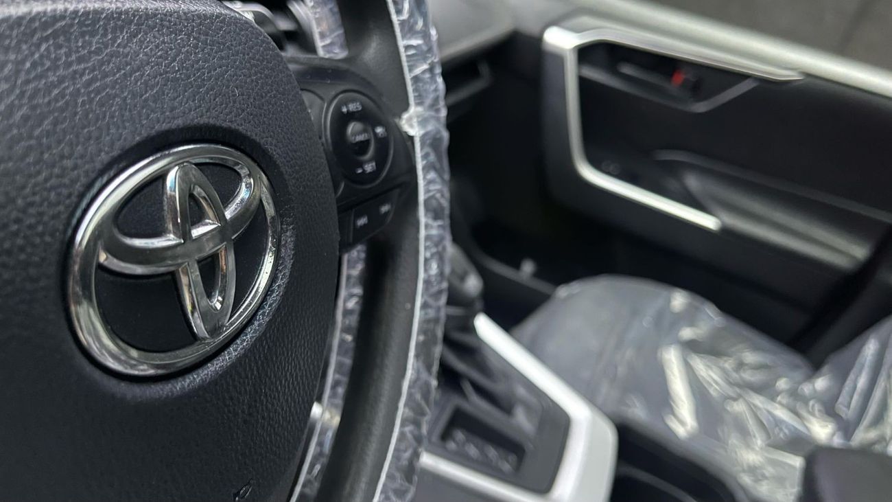 تويوتا راف ٤ XLE Full option