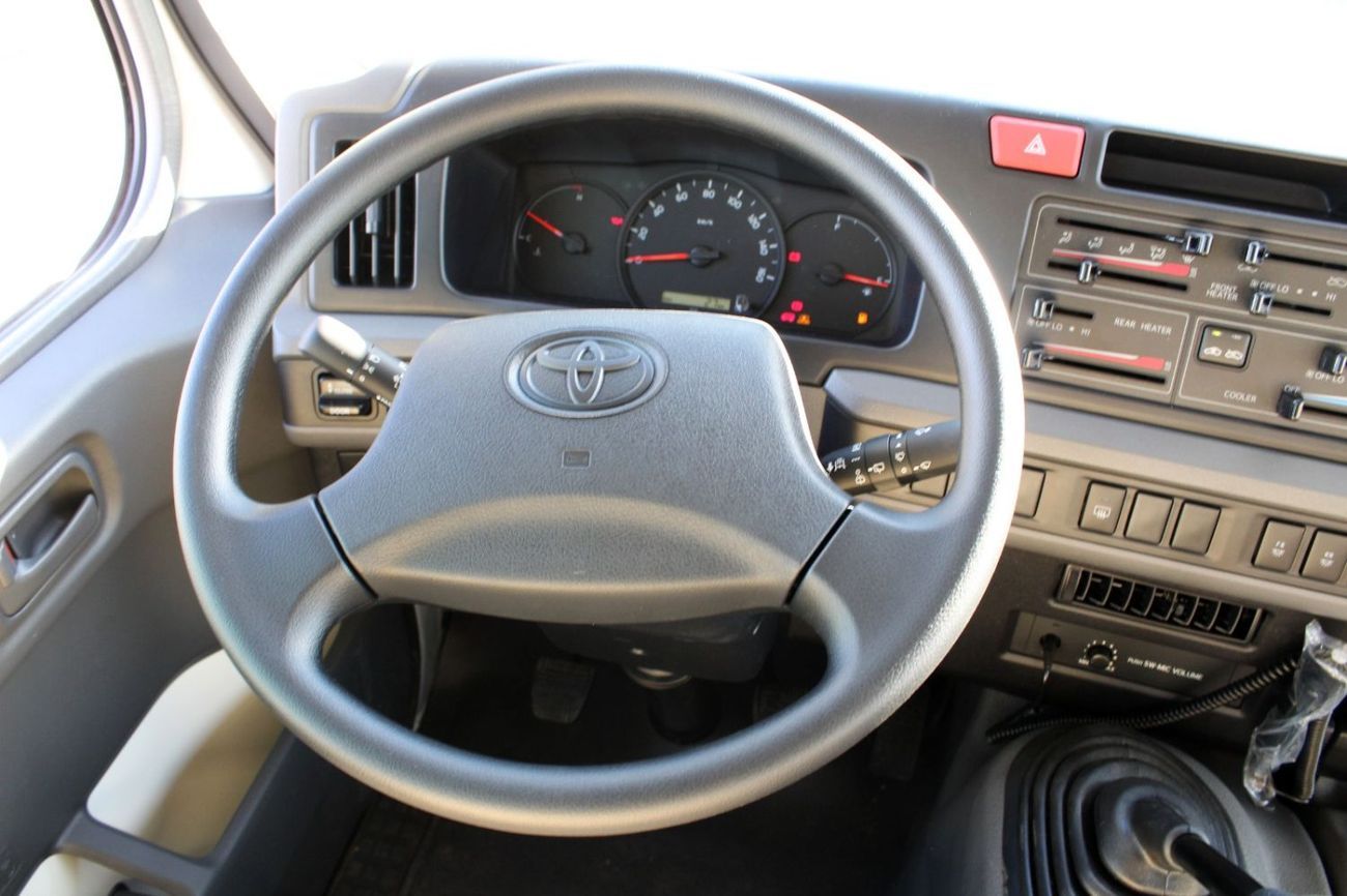 تويوتا كوستر 2026 Toyota Coaster High-Roof 30-Seater 4.2L 6-Cyl Diesel M/T RWD Export Only