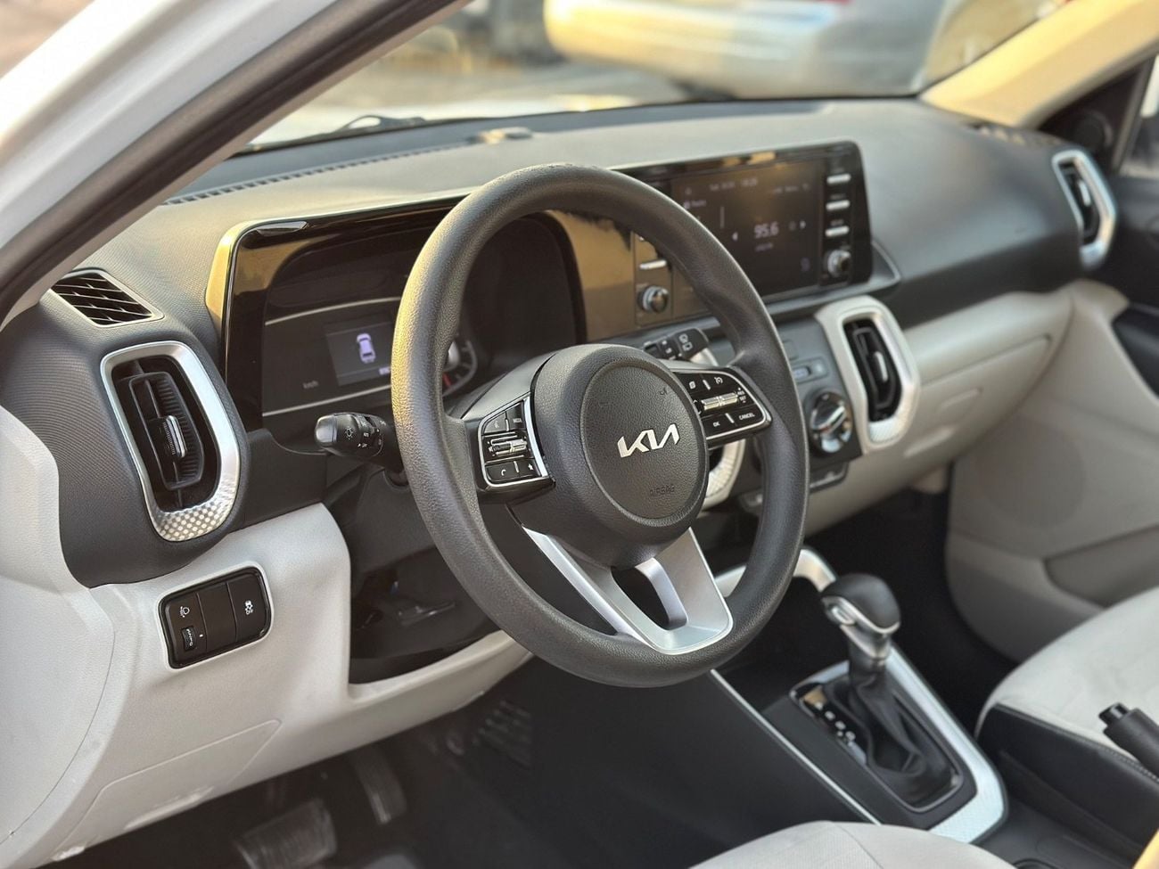 Kia Sonet LX Very good car 2023