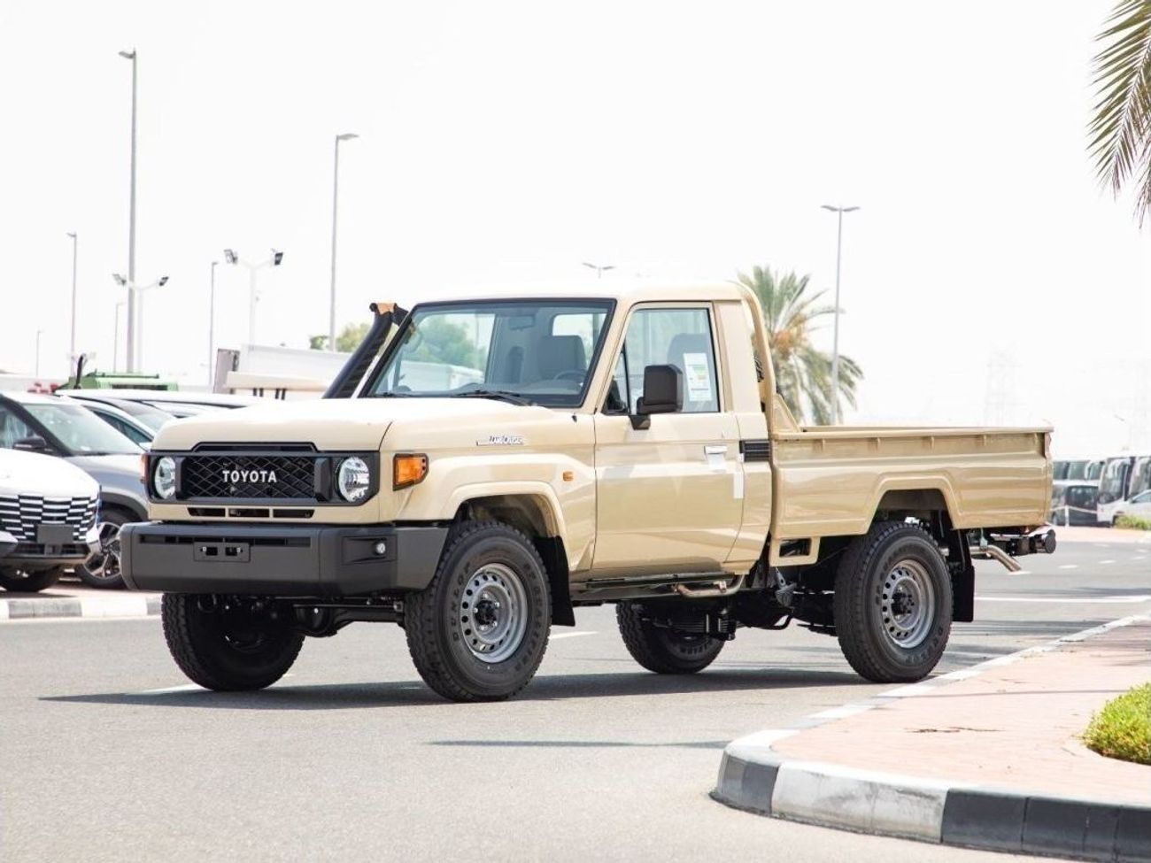 Toyota Land Cruiser Pick Up LC79 STD 4.0L Petrol/4WD/Single Cabin. Export only