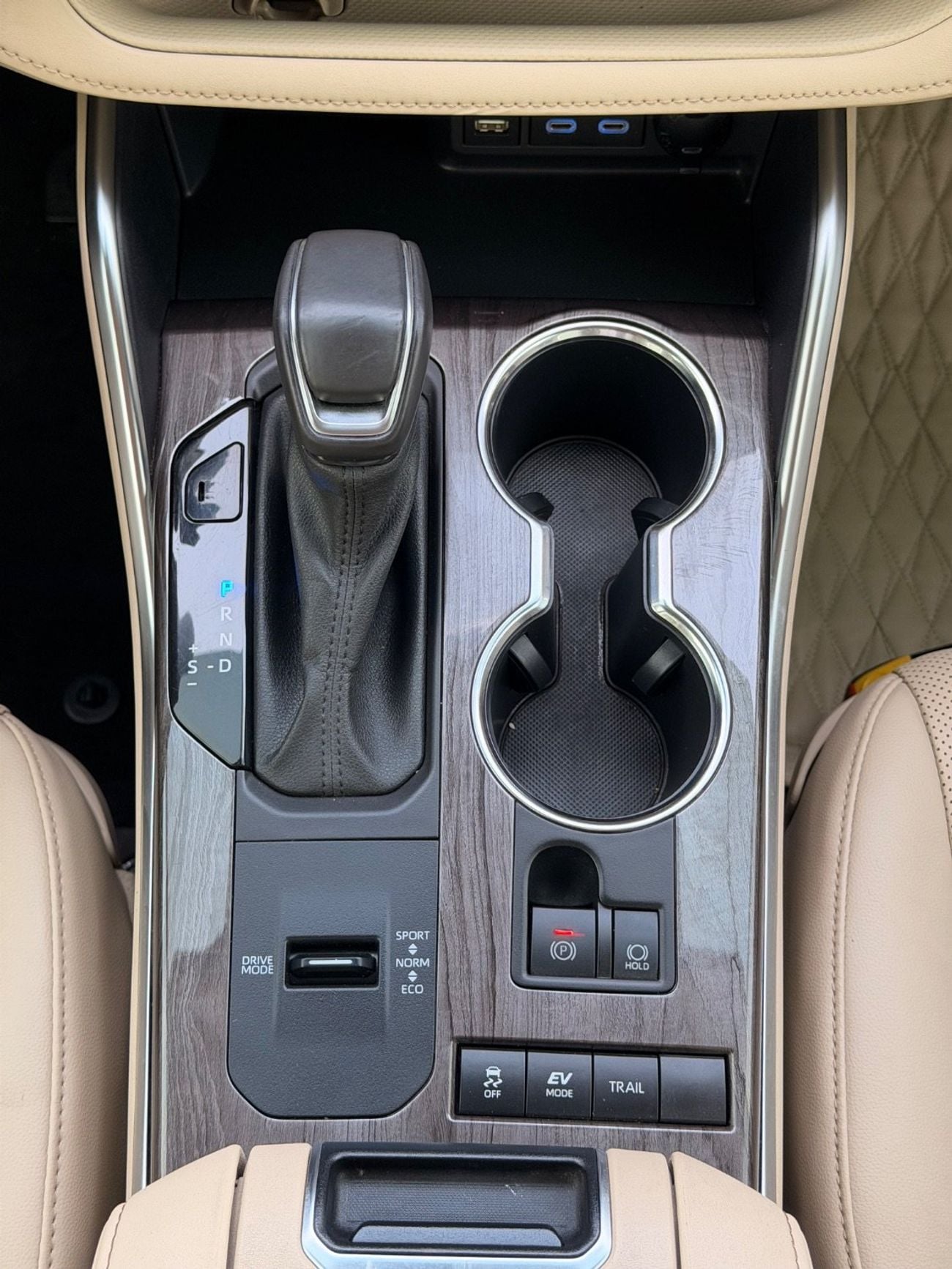 تويوتا هايلاندر Hybrid Platinum 2.5L | 360 camera, panoramic , head up display