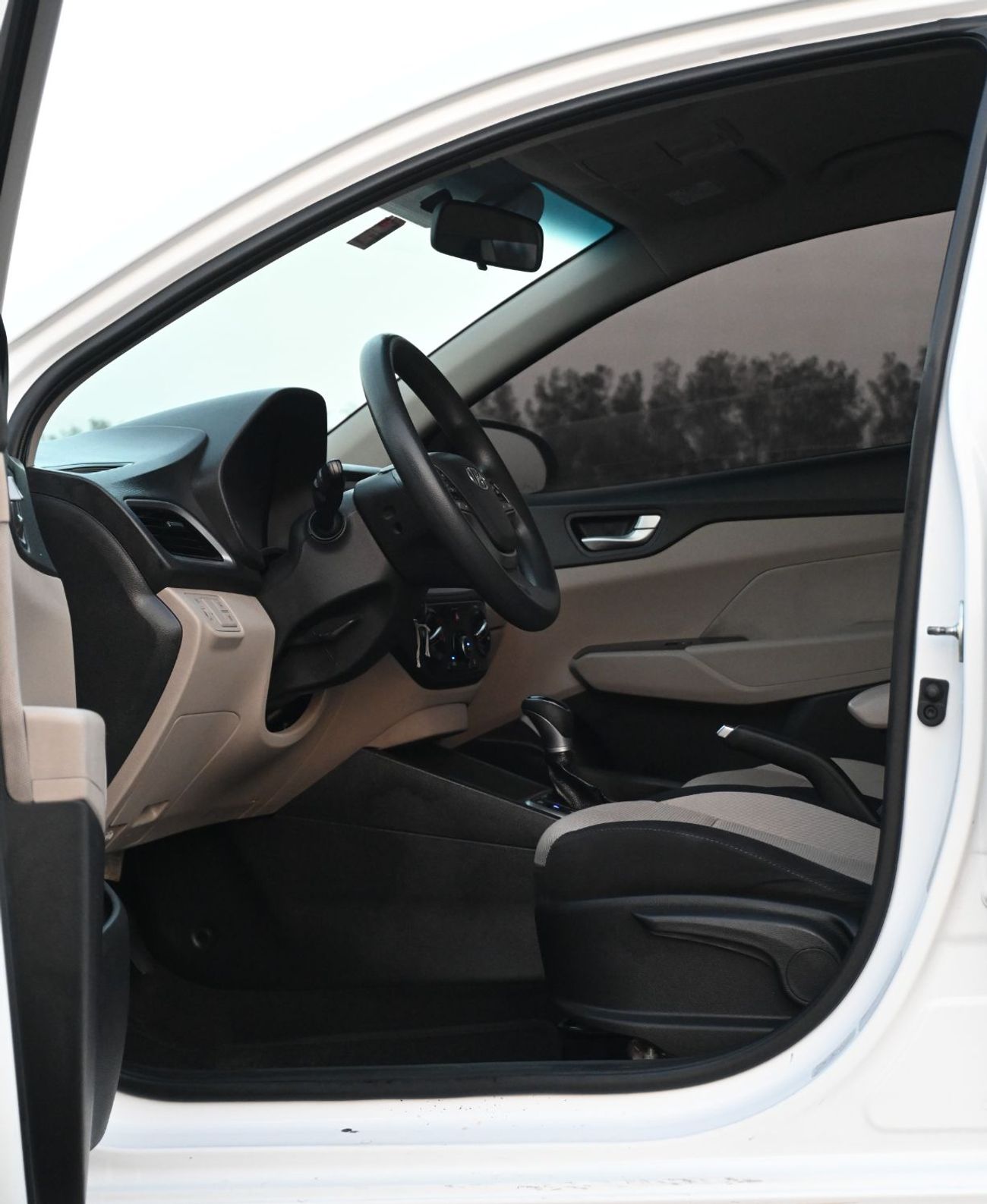 Hyundai Accent GLS 1.6L (123 HP) Hyundai Accent 1.6L 2021 GCC Original Paint & accident-free Excellent Condition 70