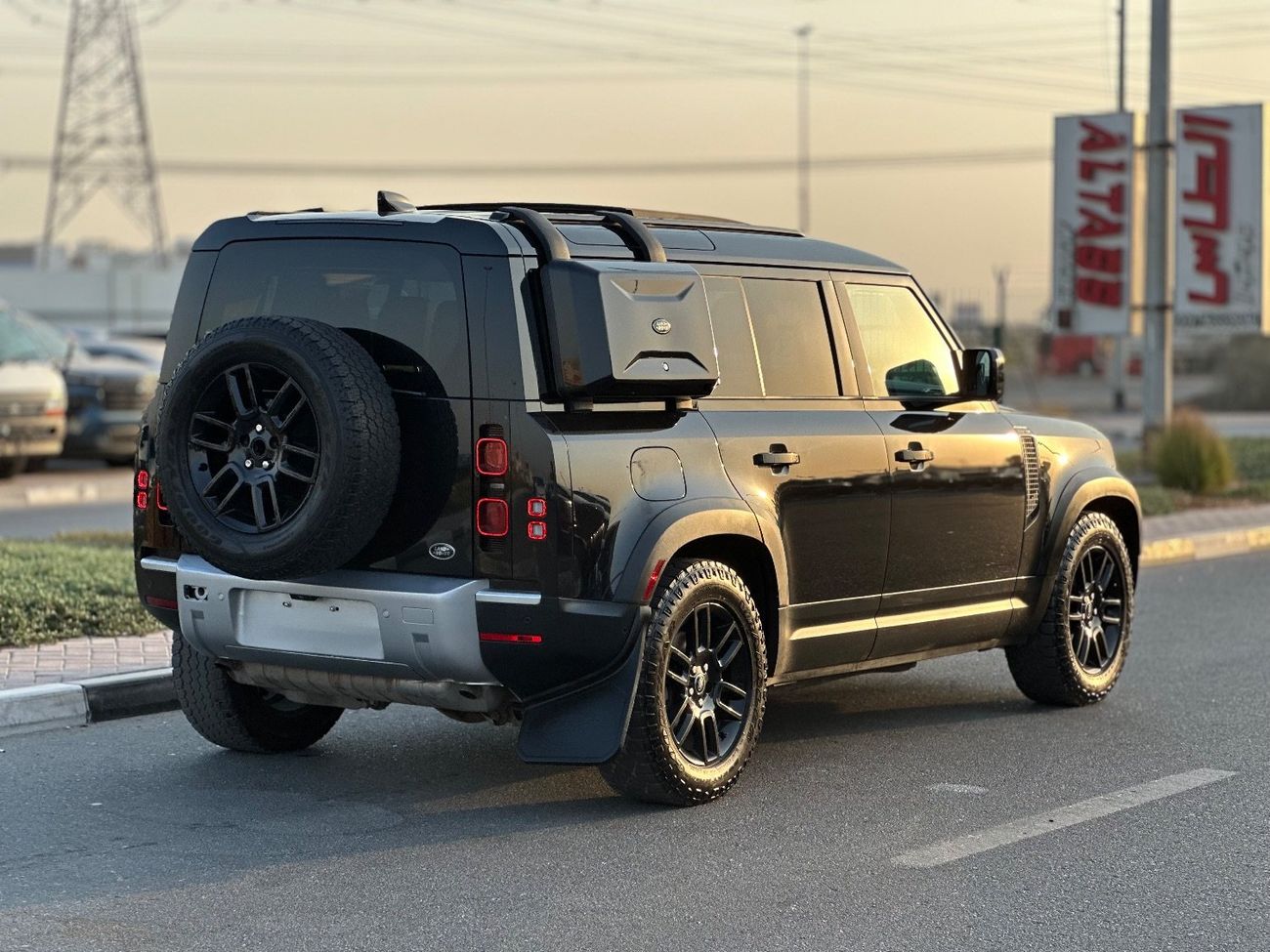 Land Rover Defender P300 110 S 2.0L (5 Seater)