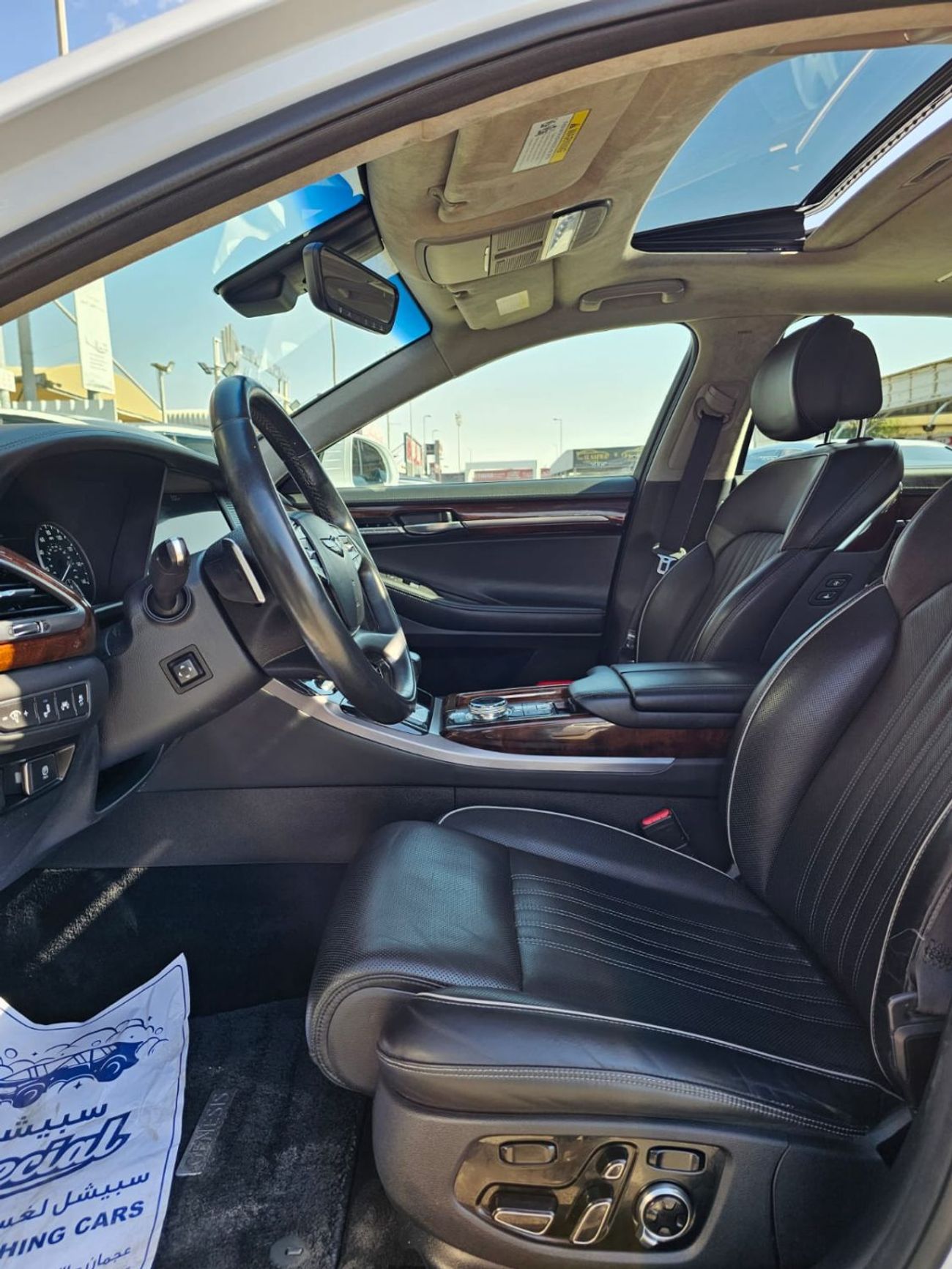 جينيسس G90 Royal 5.0L (407 HP) RWD