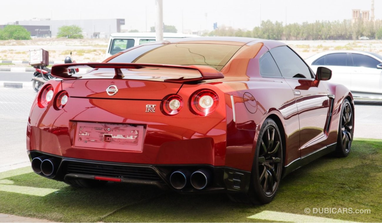 Nissan GT-R