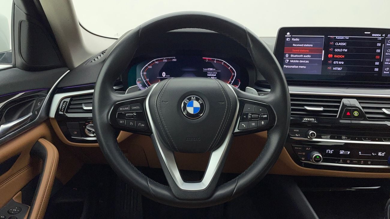 بي أم دبليو 520i JOY EDITION 2 | بدون دفعة مقدمة | اختبار القيادة في المنزل