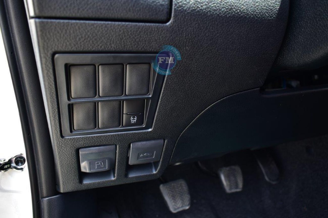 Toyota Hilux Double Cab DLX-E 2.4L Diesel 6 Seat 4WD Manual