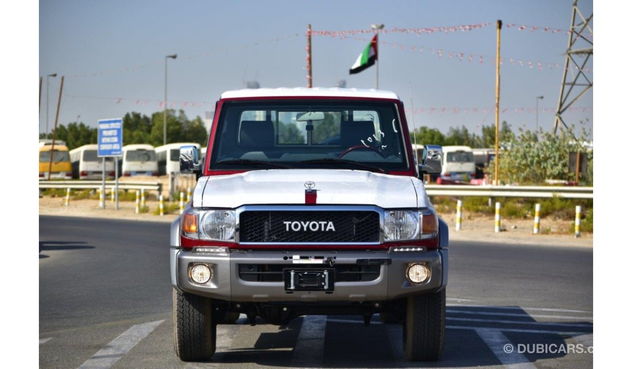 تويوتا لاند كروزر بيك آب 79 Single Cab LX-V V6 4.0l Petrol MT (Euro 4)