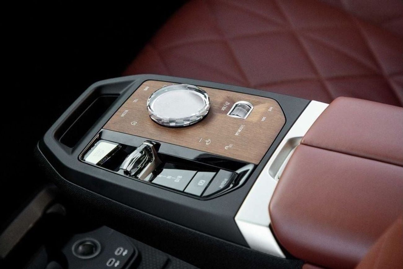 BMW iX XDRIVE40 | 4,798 P.M | 0% Downpayment | Agency Warranty Service