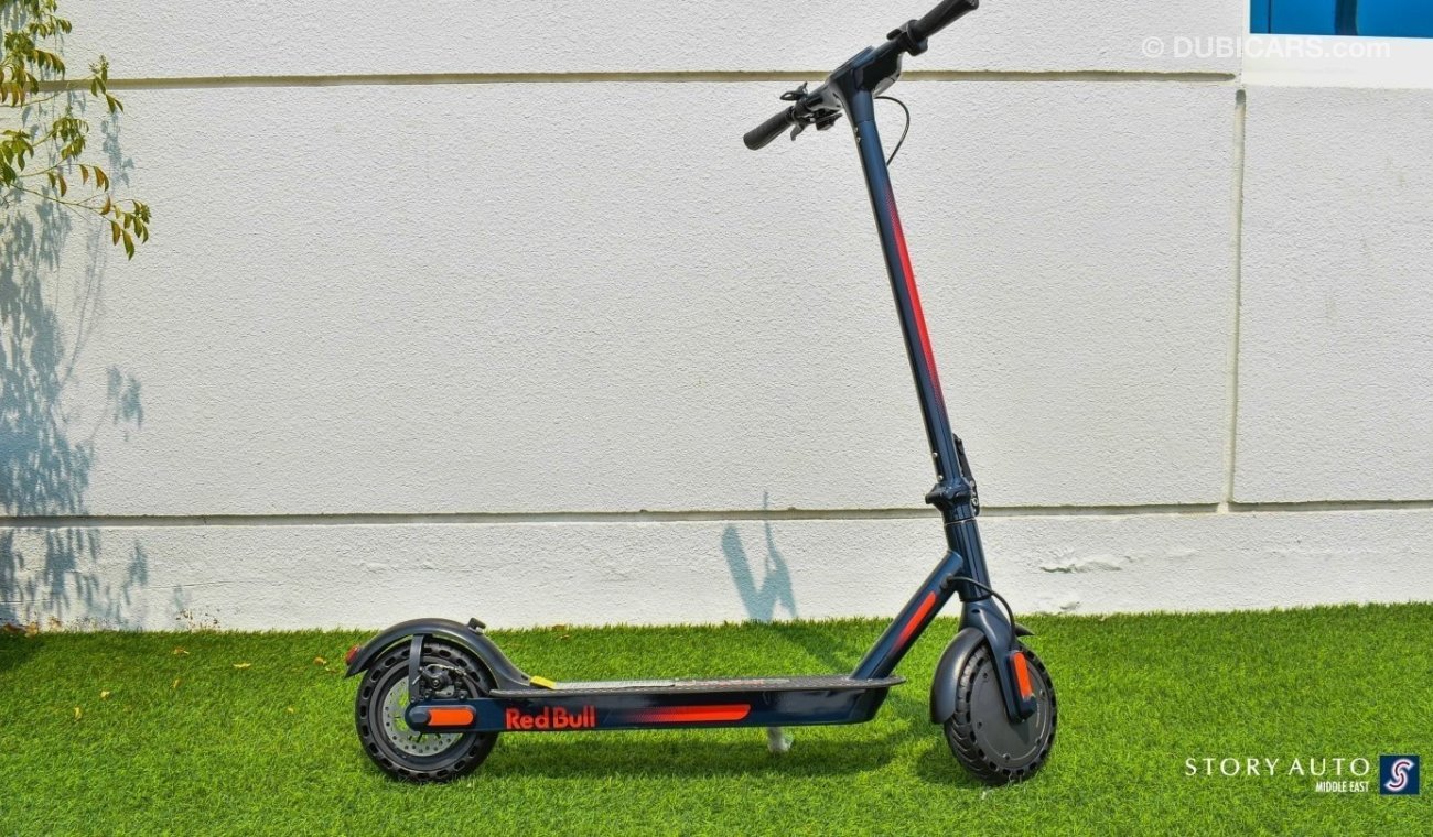 ريد بُل رايسينغ إي سكوتر 8.5" Red Bull Racing E Scooter 8.5"