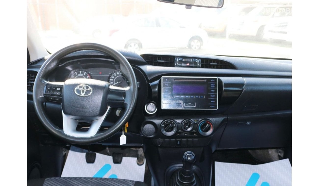 Toyota Hilux 2017 | HILUX 4X2 DOUBLE CABIN PICKUP 2.7 VVTI WITH GCC SPECS AND EXCELLENT CONDITION