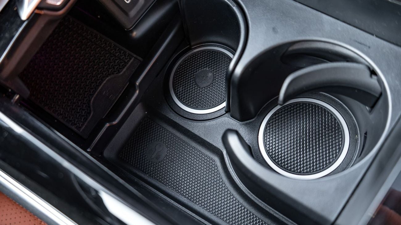 مرسيدس بنز GLC 300 2025 | MERCEDES GLC 300 L 4MATIC DAYNAMIC 7 SEATS