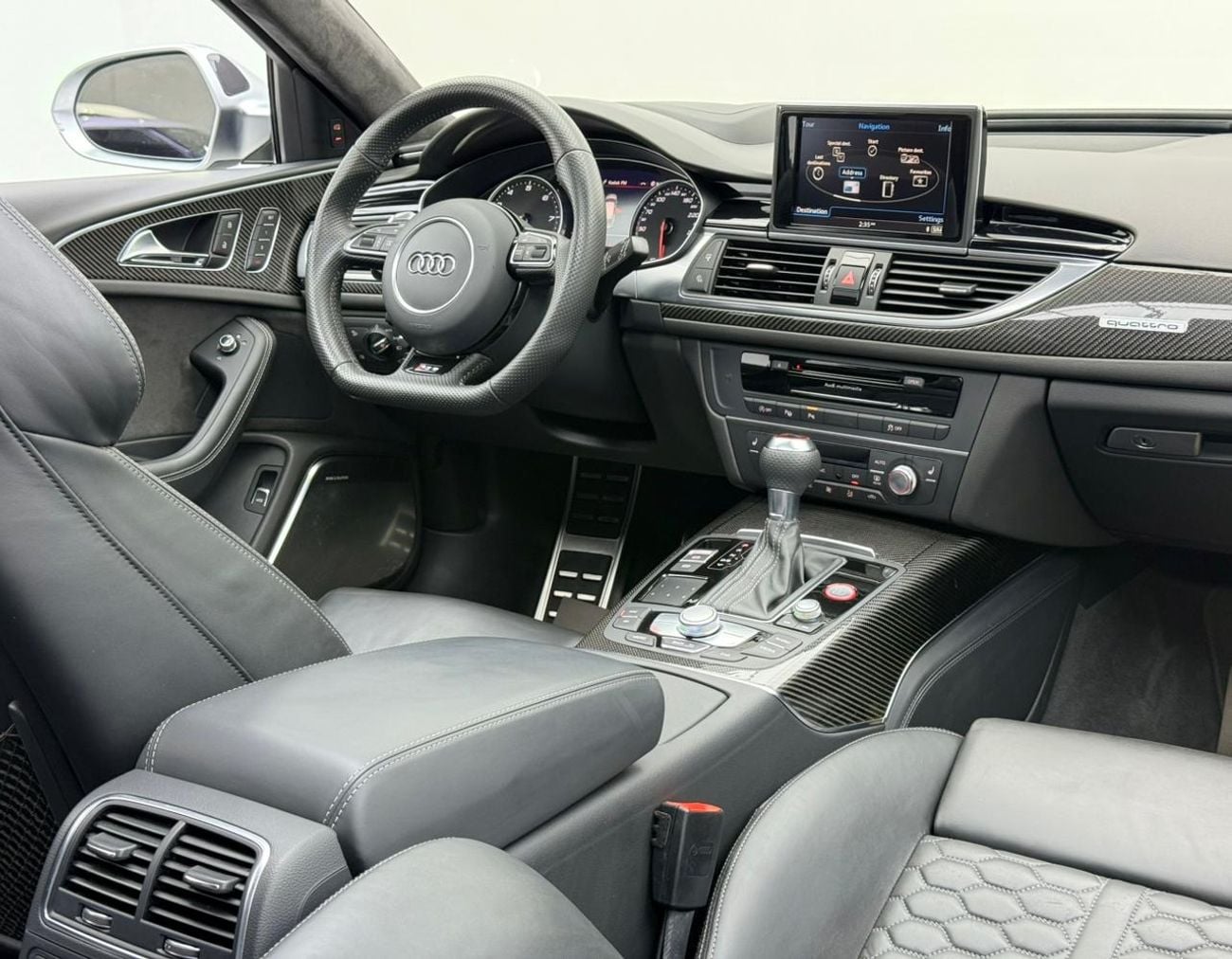 Audi RS6 Performance 4.0L 2017 Audi RS6 Performance, Full Audi Service history, GCC