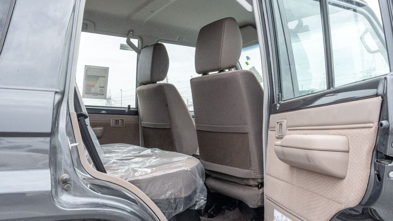 تويوتا لاند كروزر 70 Toyota Land Cruiser LC76 4.0L AT Petrol (Grey-Brown) Basic
