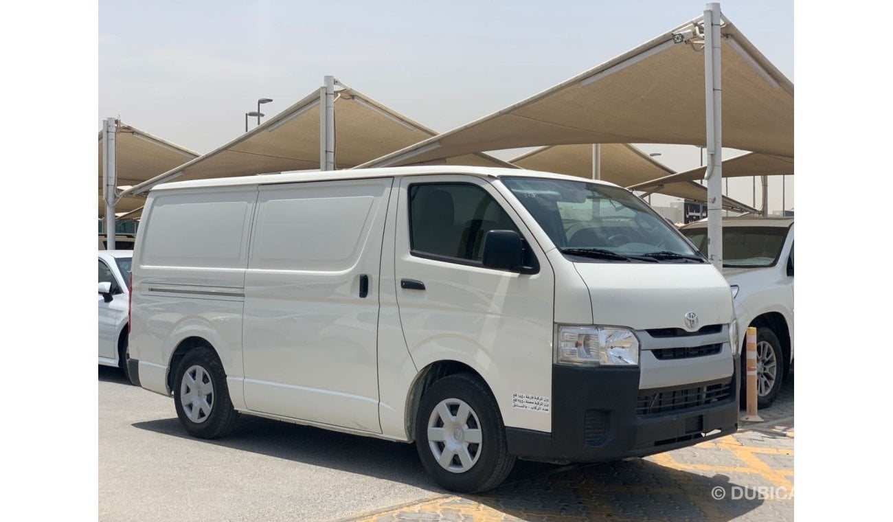 Toyota Hiace Toyota Hiace Van A/C in the back 2018 Ref#326